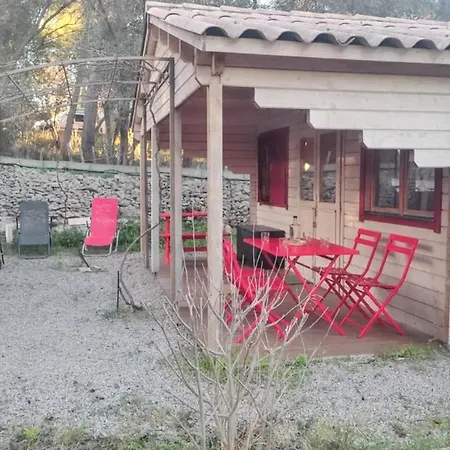 シャレー A Avec Jardin Prive Et Barbecue Poussan