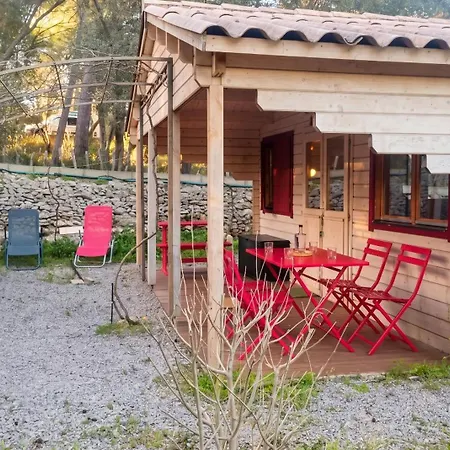 A Avec Jardin Prive Et Barbecue Chalet