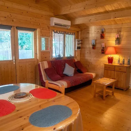 Chalet A Avec Jardin Prive Et Barbecue