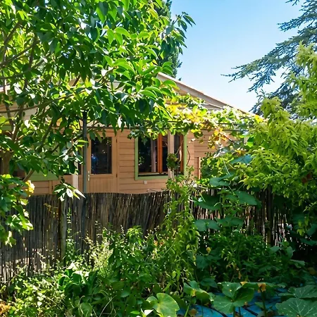 A Avec Jardin Prive Et Barbecue Dağ evi *